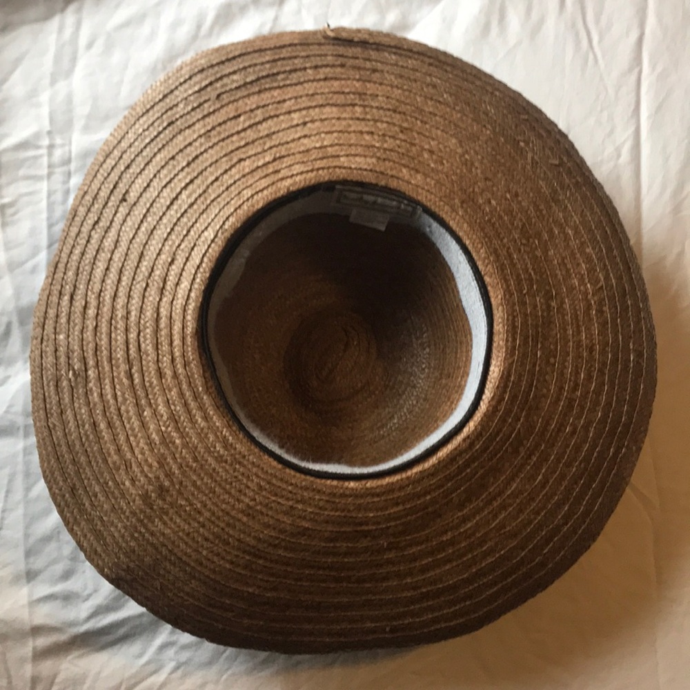 Beautiful Hat - Picture 4 of 4